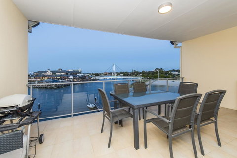 Dolphin Quay Apartments - Holiday Cairns 23