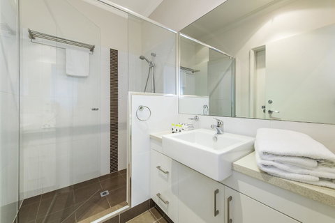 Dolphin Quay Apartments - Holiday Cairns 42