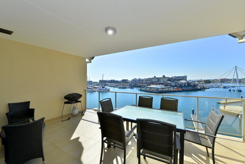 Dolphin Quay Apartments - Holiday Cairns 4