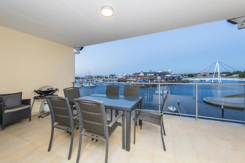 Dolphin Quay Apartments - Holiday Cairns 22