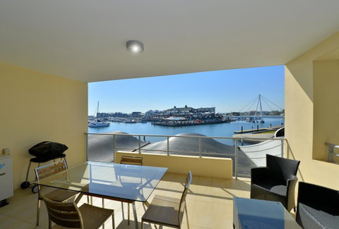 Dolphin Quay Apartments - Holiday Cairns 8