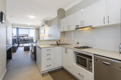 Dolphin Quay Apartments - Holiday Cairns 35