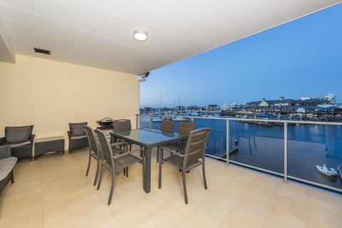 Dolphin Quay Apartments - Holiday Cairns 21