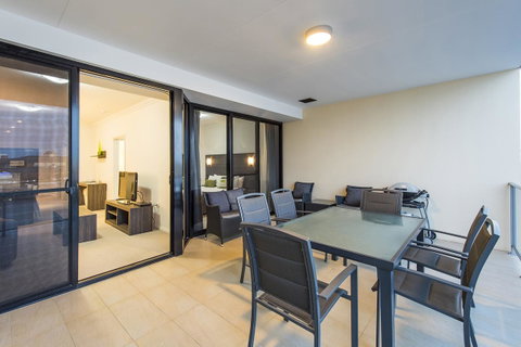 Dolphin Quay Apartments - Holiday Cairns 37