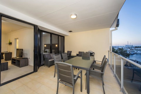 Dolphin Quay Apartments - Holiday Cairns 24
