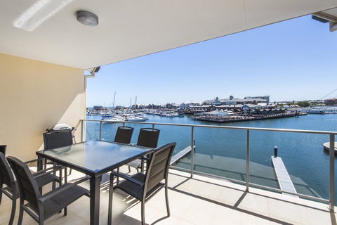 Dolphin Quay Apartments - Holiday Cairns 36