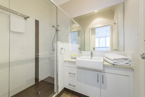 Dolphin Quay Apartments - Holiday Cairns 40