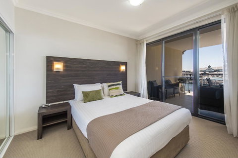 Dolphin Quay Apartments - Holiday Cairns 30
