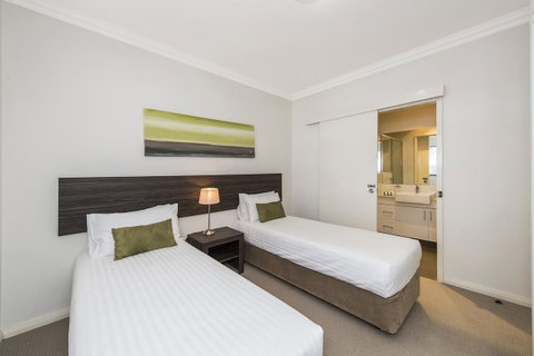Dolphin Quay Apartments - Holiday Cairns 44
