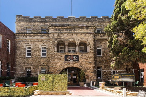 The Old Swan Barracks - Holiday Cairns 3