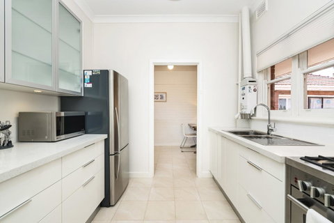 Light Bright, Quality River Views! Free Parking - Holiday Cairns 18
