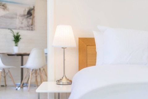 Light Bright, Quality River Views! Free Parking - Holiday Cairns 35