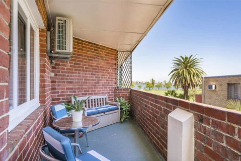 Light Bright, Quality River Views! Free Parking - Holiday Cairns 21