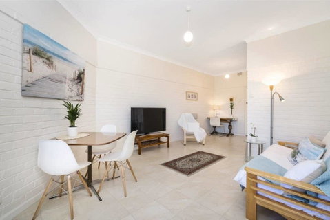 Light Bright, Quality River Views! Free Parking - Holiday Cairns 34