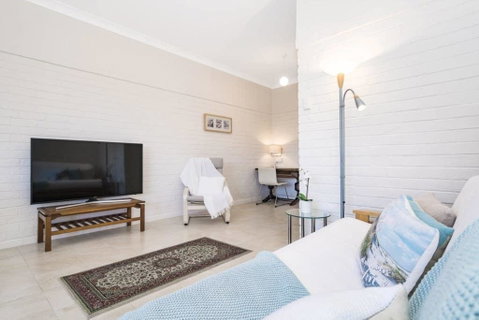 Light Bright, Quality River Views! Free Parking - Holiday Cairns 36