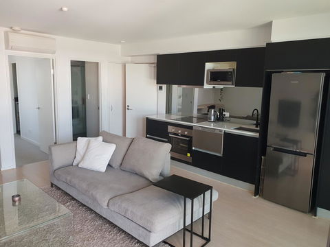 Modern Northbridge Apartment - Holiday Cairns 1