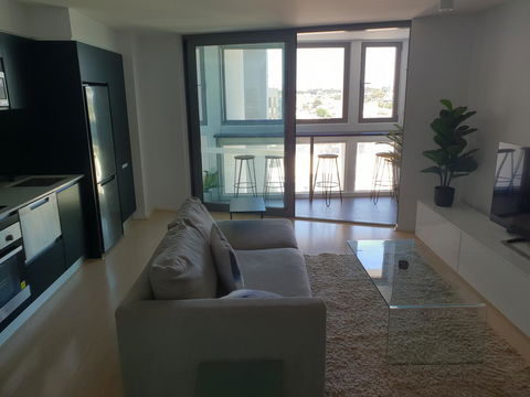 Modern Northbridge Apartment - Holiday Cairns 3