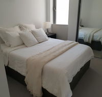 Modern Northbridge Apartment - Holiday Cairns