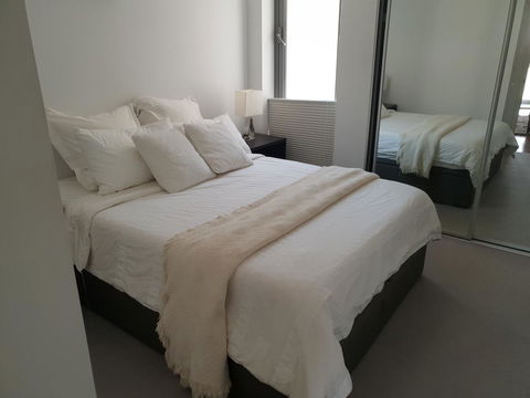 Modern Northbridge Apartment - Holiday Cairns 0