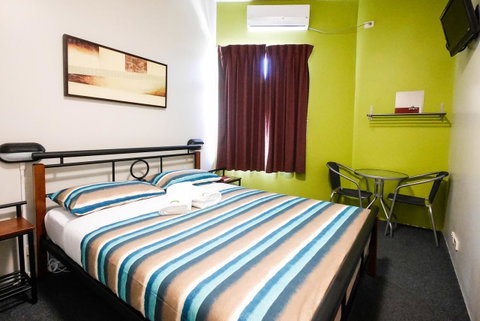 Perth City YHA - Holiday Cairns 12