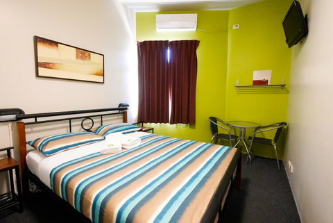 Perth City YHA - Holiday Cairns 25