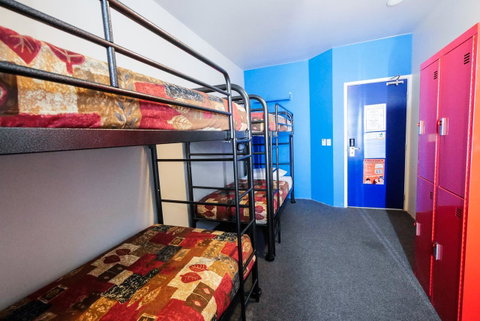 Perth City YHA - Holiday Cairns 22