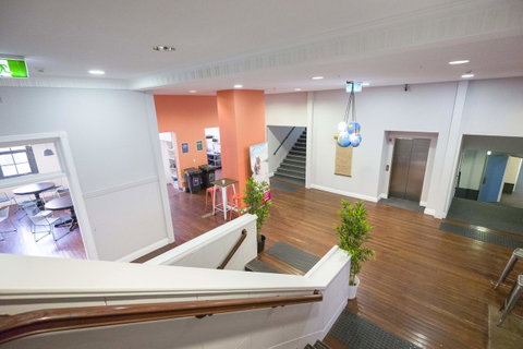Perth City YHA - Holiday Cairns 9