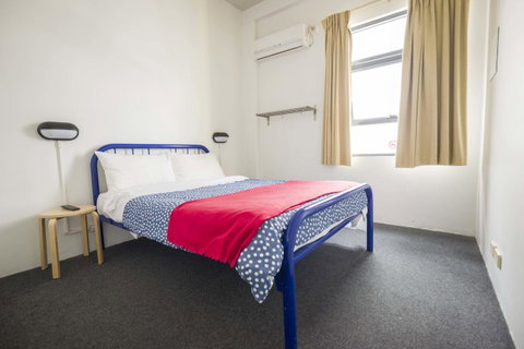 Perth City YHA - Holiday Cairns 8