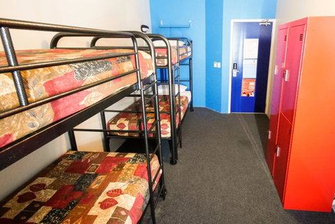 Perth City YHA - Holiday Cairns 23