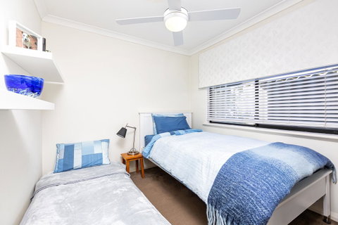 Como Executive Apartment - Holiday Cairns 13