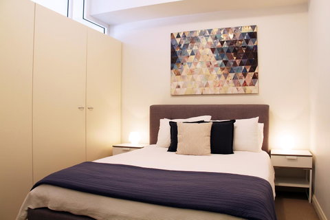 WESTEND CBD PERTH-ULTIMATE LOCATION - Holiday Cairns 14