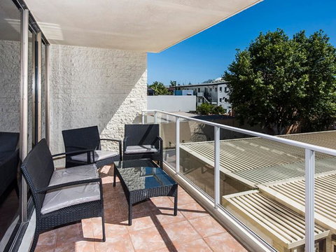South Perth Deluxe Apartment - Holiday Cairns 1