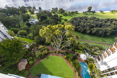 High Tor Apartment 135 - Holiday Cairns 6