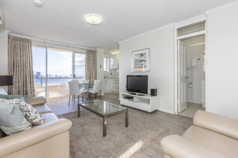 High Tor Apartment 135 - Holiday Cairns 13