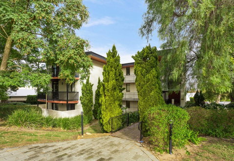 South Perth Executive Apartment - Holiday Cairns 9