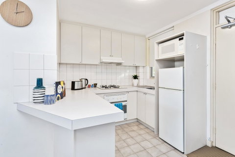 South Perth Executive Apartment - Holiday Cairns 4