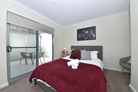 Short Stay Apartment In Perth City 1703 - Holiday Cairns 0