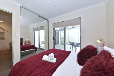 Short Stay Apartment In Perth City 1703 - Holiday Cairns 2