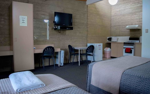 Hopetoun Motel & Chalet Village - Holiday Cairns 35