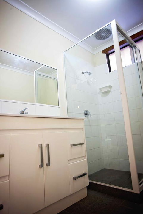 Hopetoun Motel & Chalet Village - Holiday Cairns 43