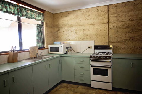 Hopetoun Motel & Chalet Village - Holiday Cairns 42