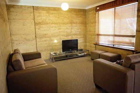Hopetoun Motel & Chalet Village - Holiday Cairns 41