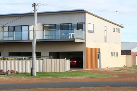 Hopetoun Motel & Chalet Village - Holiday Cairns 21