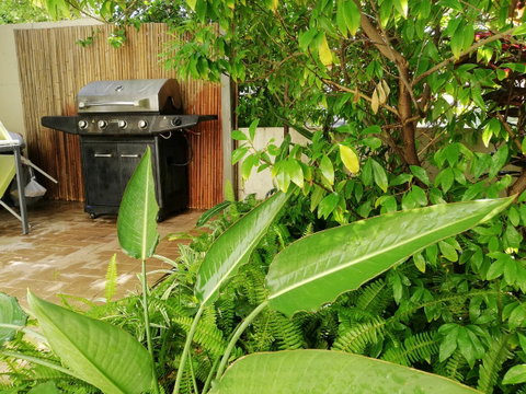 Perth City Retreat - Holiday Cairns 2