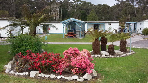 Strahan Retreat Holiday Park - Holiday Cairns 5