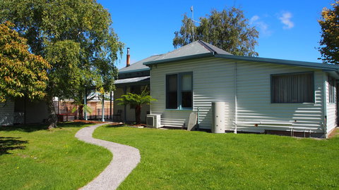 Strahan Retreat Holiday Park - Holiday Cairns 43