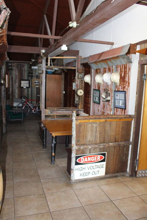 Tullah Lakeside Lodge - Holiday Cairns 11