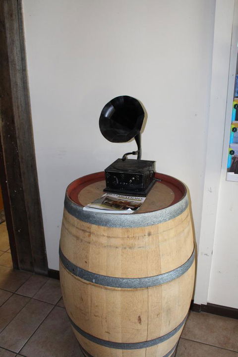 Tullah Lakeside Lodge - Holiday Cairns 13