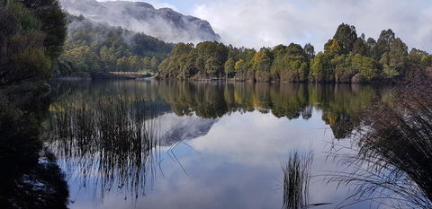Tullah Lakeside Lodge - Holiday Cairns 1