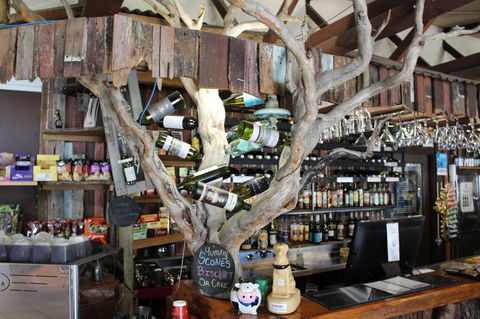 Tullah Lakeside Lodge - Holiday Cairns 29